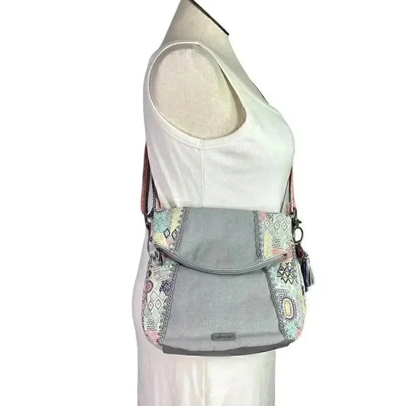 Sakroots Artist Circle Llama Foldover Crossbody Bag Gray Multi 106495 NEW - Picture 1 of 12